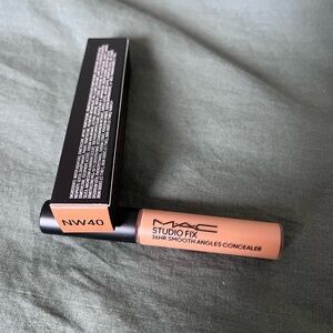 3/$50 ✨ — BNIB MAC Cosmetics Studio Fix 36HR Smooth Angles Concealer in NW40